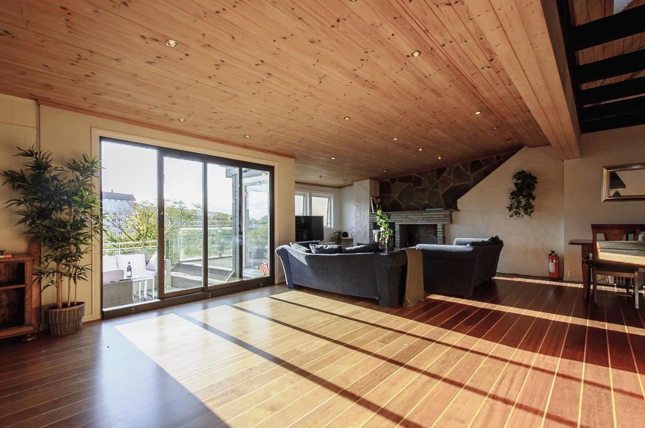 Spacious Penthouse With Grand Terrace Bergen Esterno foto